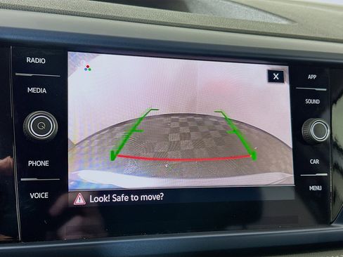 Used 2024 Volkswagen Taos SE image 13