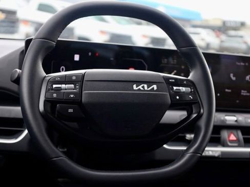 Used 2025 Kia K4 EX image 6