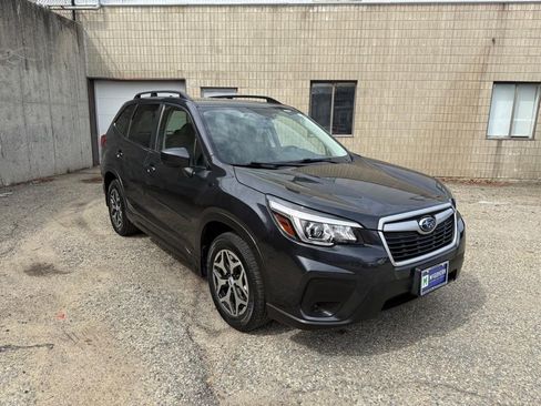 Used 2019 Subaru Forester Premium image 8