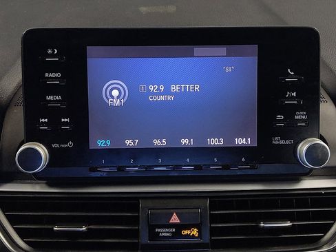 Used 2018 Honda Accord LX image 25