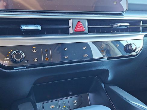 New 2026 Kia Sorento LX image 8