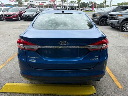 Used 2018 Ford Fusion SE FWD image 6