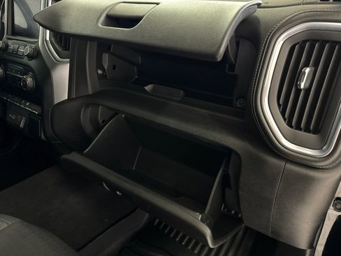 Used 2020 Chevrolet Silverado 1500 LT image 38