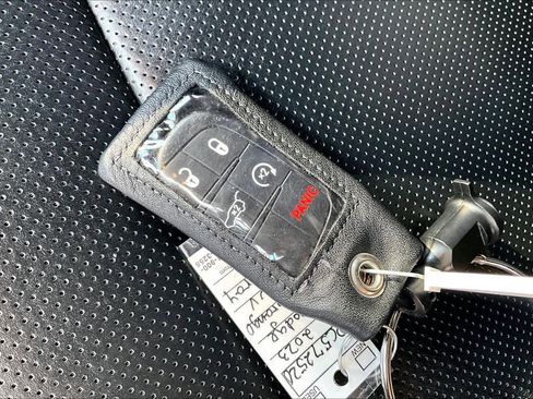 Used 2023 Dodge Durango GT image 14