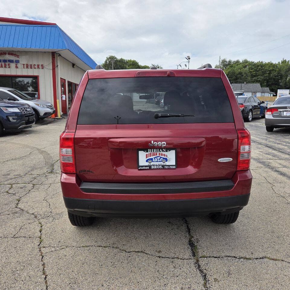 Used 2012 Jeep Patriot Latitude w/ Sun/Sound Group FWD image 6