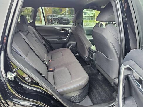 Used 2022 Toyota RAV4 SE w/ SE Grade Weather Package AWD/4WD image 12
