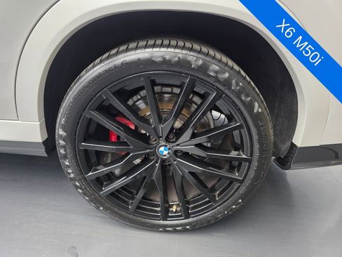 Used 2021 BMW X6 M50i w/ Premium Package AWD/4WD image 17