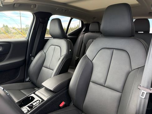 New 2026 Volvo XC40 B5 Plus w/ Protection Package Premier AWD/4WD image 19