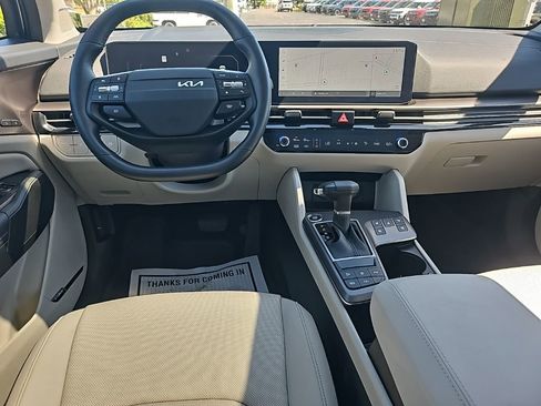 Used 2026 Kia Sportage SX image 16