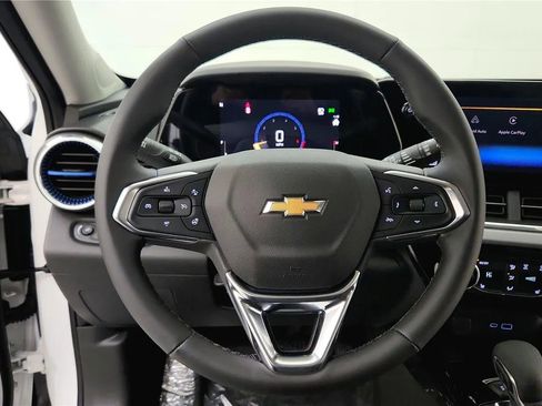 New 2026 Chevrolet Trax LT w/ Driver Confidence Package FWD image 32
