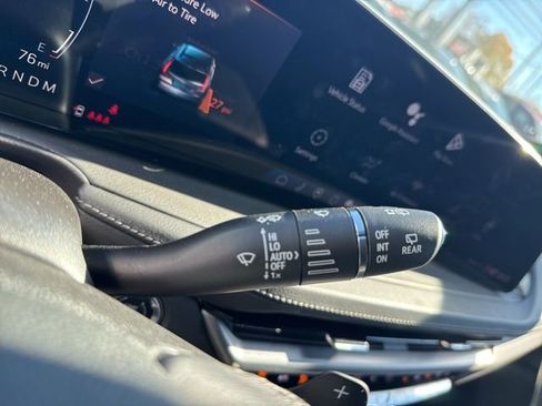 Used 2024 Cadillac XT4 Premium Luxury image 27