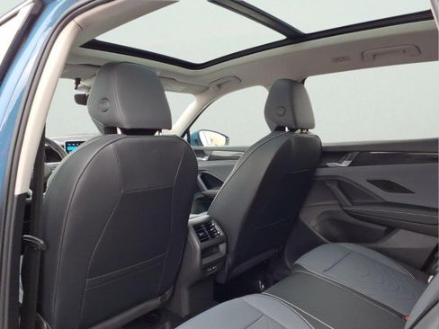 New 2026 Volkswagen Tiguan SE image 11