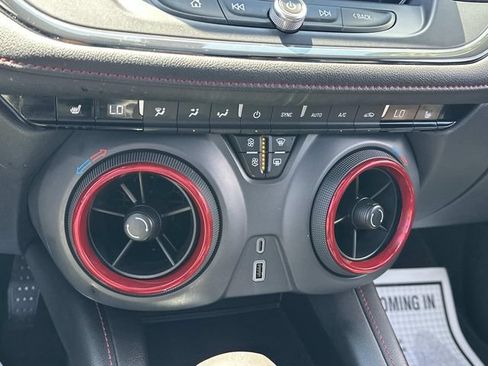 Used 2020 Chevrolet Blazer RS AWD/4WD image 34