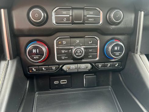 Used 2023 Chevrolet Tahoe Premier w/ Premium Package 2 AWD/4WD image 13