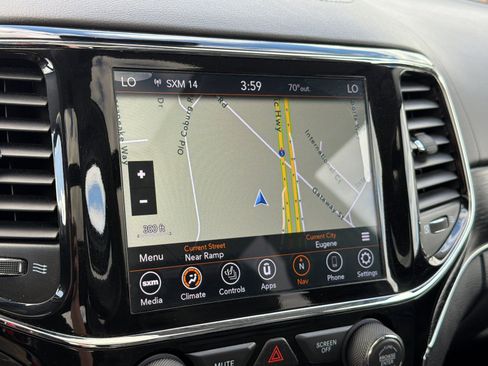Used 2020 Jeep Grand Cherokee Summit AWD/4WD image 22