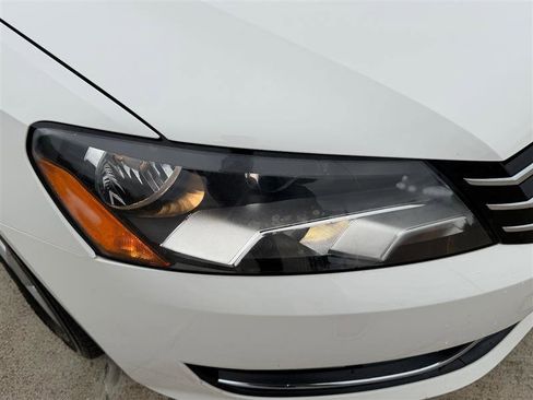 Used 2015 Volkswagen Passat 1.8T Limited Edition FWD image 16
