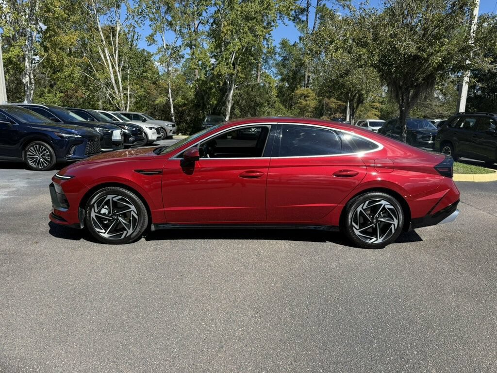Used 2026 Hyundai Sonata SEL FWD image 2