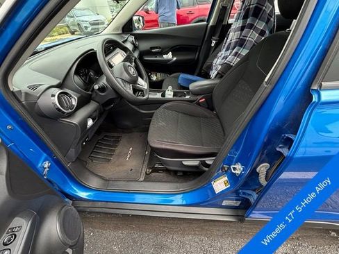 Used 2022 Nissan Kicks SV FWD image 11