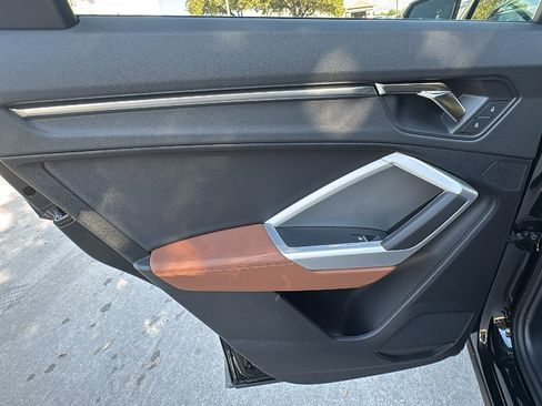 Certified 2025 Audi Q3 2.0T Premium image 16