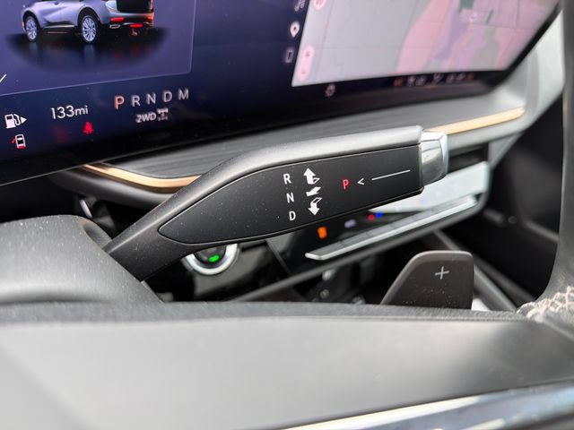 Used 2024 Buick Envision Avenir AWD/4WD image 28