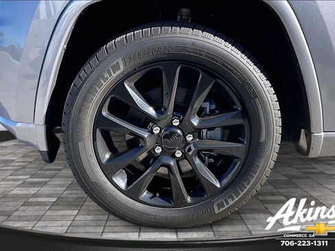 Used 2021 Jeep Grand Cherokee Laredo X image 22