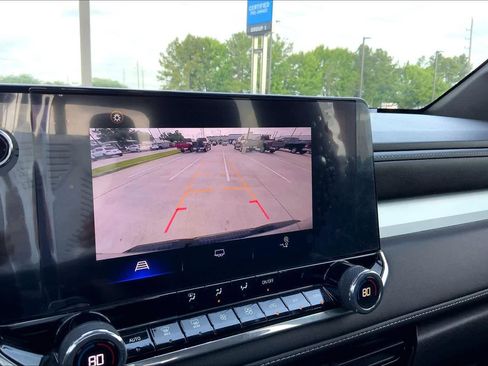 Used 2024 Chevrolet Colorado LT w/ LT Convenience Package image 28