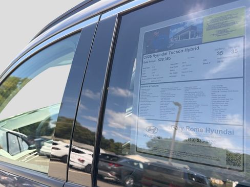 Used 2025 Hyundai Tucson Limited AWD/4WD image 29