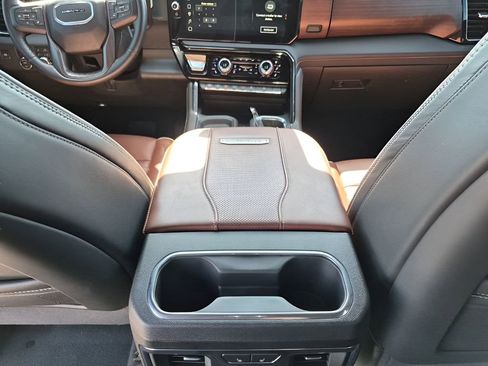 Certified 2025 GMC Sierra 2500 Denali Ultimate image 22