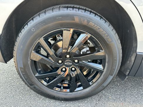 Certified 2024 Chevrolet Equinox LS w/ LS Convenience Package FWD image 25