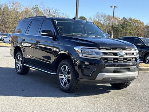 Used 2022 Ford Expedition XLT image 5