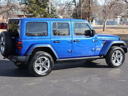 Used 2018 Jeep Wrangler Unlimited Sahara w/ Dual Top Group AWD/4WD image 4