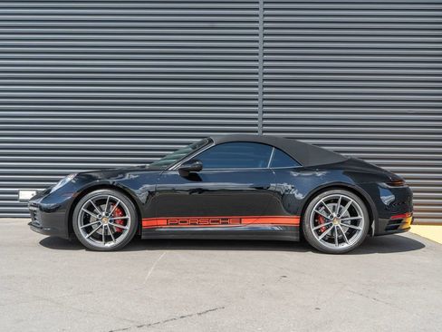 Used 2021 Porsche 911 Carrera RWD image 2
