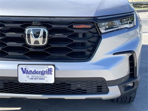 New 2025 Honda Pilot TrailSport image 9