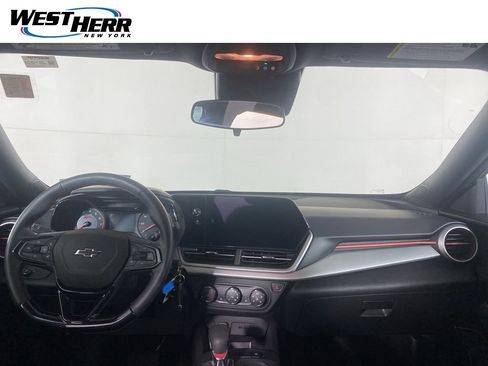 Used 2024 Chevrolet Trax RS FWD image 16