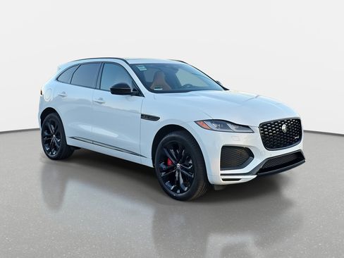 Used 2024 Jaguar F-PACE R-Dynamic S image 3