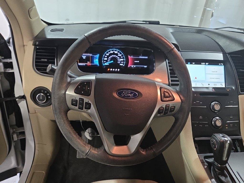 Used 2017 Ford Taurus SEL w/ Equipment Group 201A FWD image 10