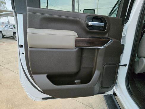 Certified 2020 GMC Sierra 3500 SLT w/ Technology Package image 13