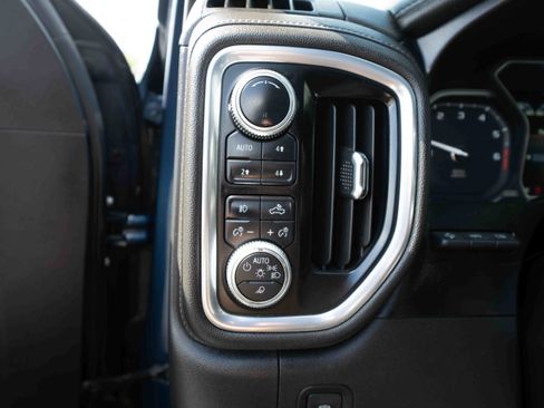 Used 2019 GMC Sierra 1500 Denali w/ Denali Ultimate Package AWD/4WD image 11