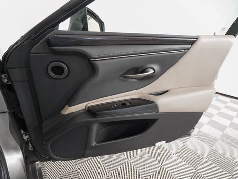 Certified 2020 Lexus ES 300h w/ Premium Package image 21