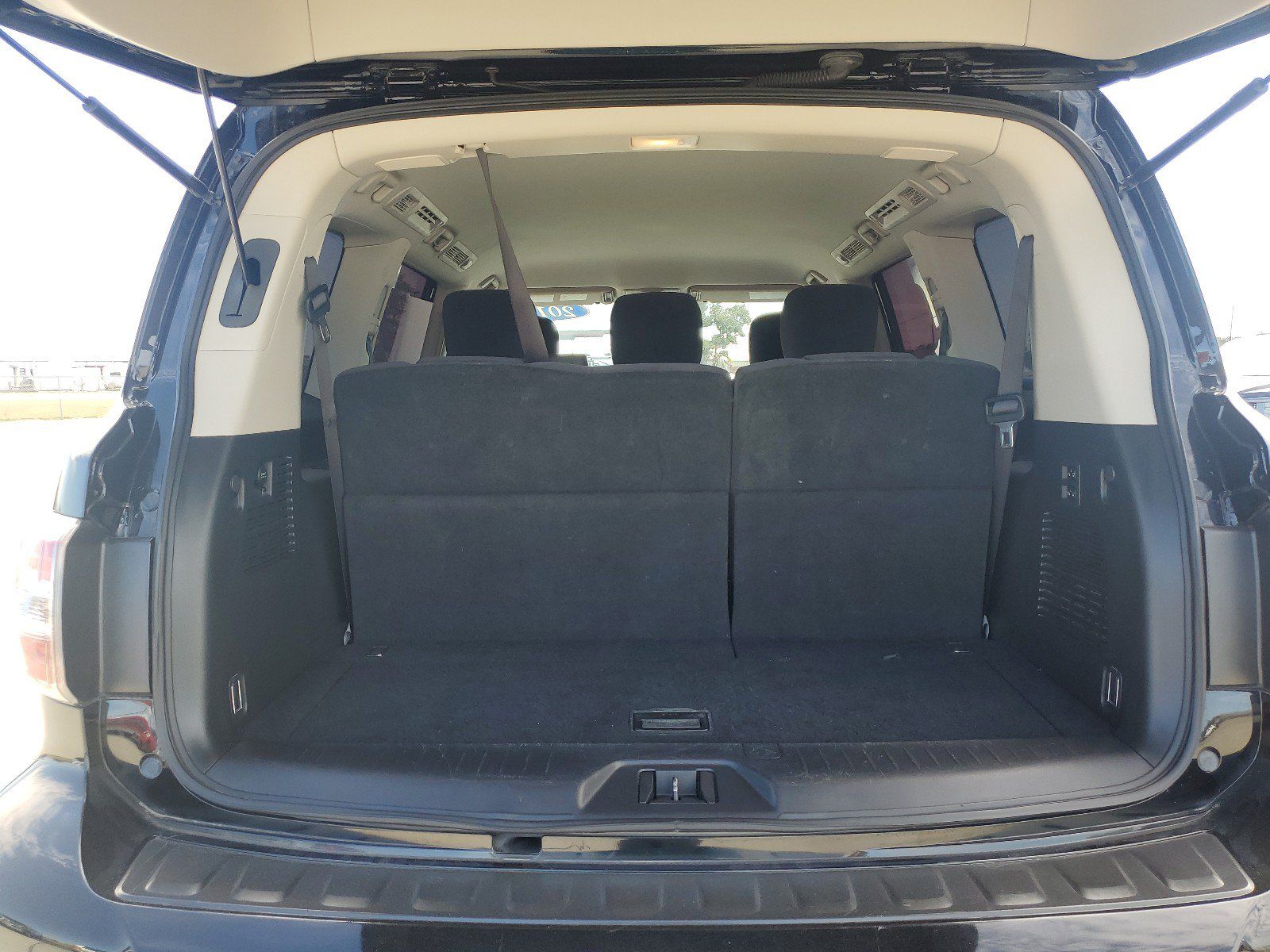 Used 2018 Nissan Armada SV w/ Driver Package RWD image 12