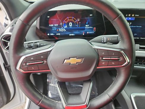 Used 2025 Chevrolet Equinox LT w/ Convenience Package II AWD/4WD image 16