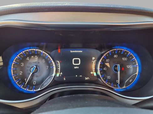 New 2026 Chrysler Pacifica Pinnacle image 13