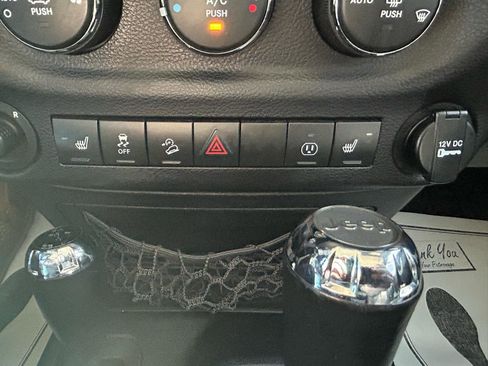 Used 2013 Jeep Wrangler Unlimited Sahara w/ Connectivity Group AWD/4WD image 25