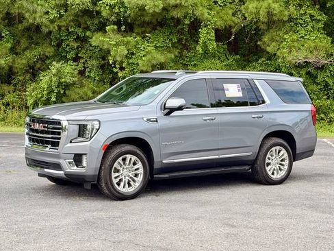Used 2021 GMC Yukon SLT w/ SLT Premium Package AWD/4WD image 2