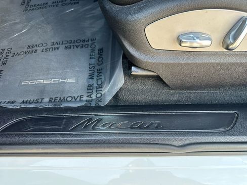 Used 2020 Porsche Macan w/ Driver Memory Package image 35