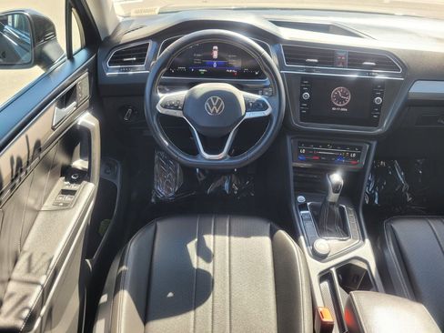 Used 2024 Volkswagen Tiguan SE AWD/4WD image 14