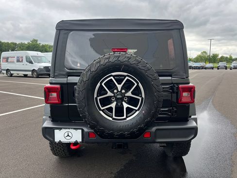 Used 2025 Jeep Wrangler Unlimited Rubicon AWD/4WD image 6