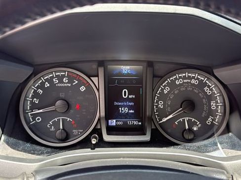 Used 2022 Toyota Tacoma TRD Sport w/ Technology Package RWD image 23