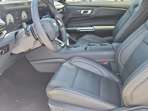 Used 2025 Ford Mustang GT Premium RWD image 22