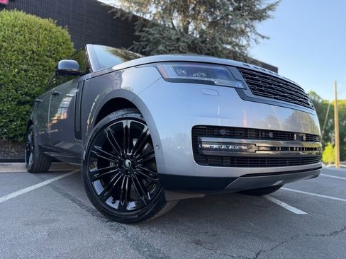 Used 2024 Land Rover Range Rover SE AWD/4WD image 8